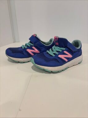 New Balance 570, Girls Running shoe.